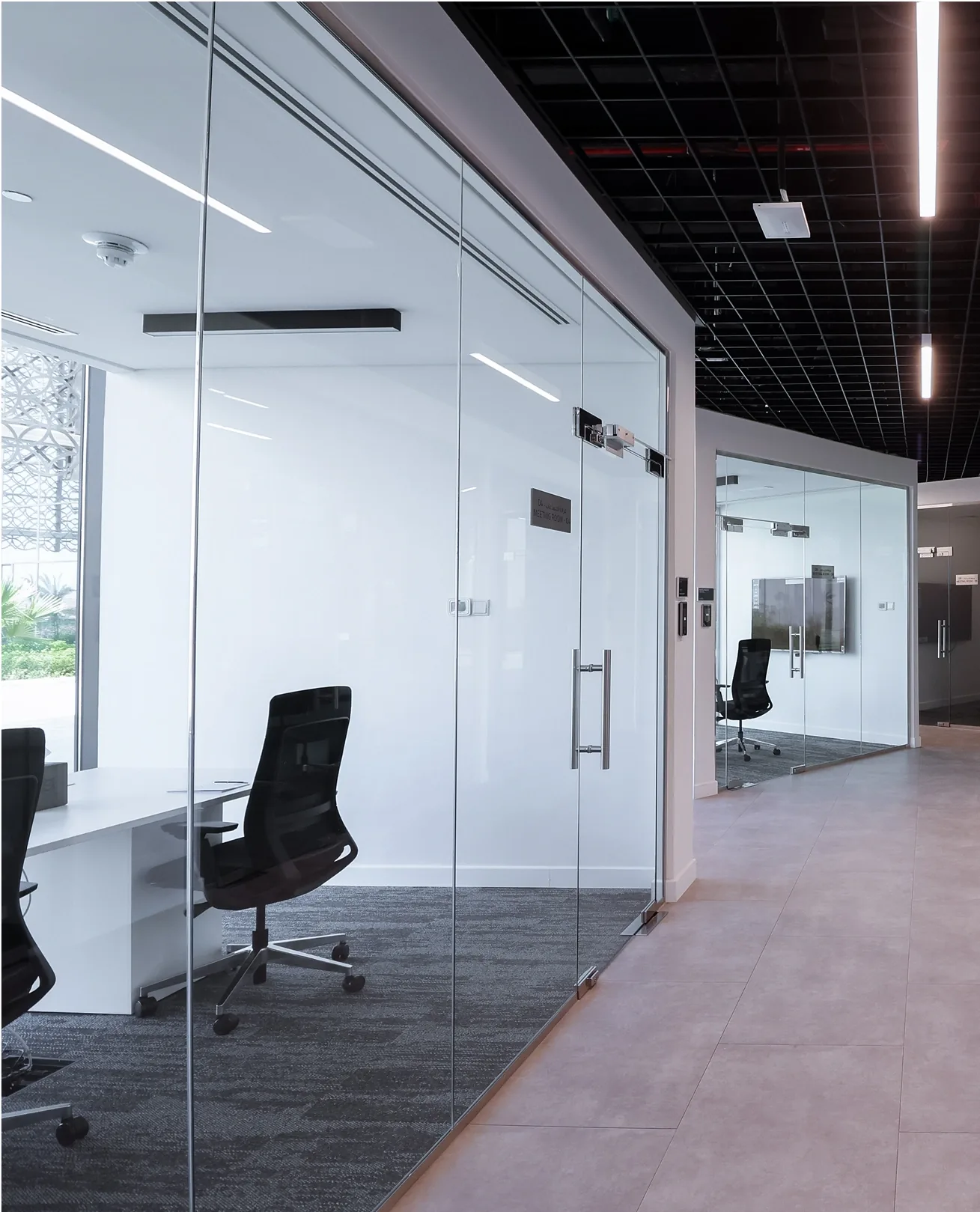 Talk in the meeting room